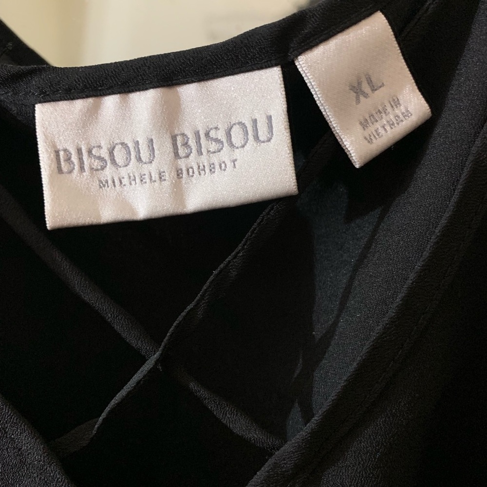 Black Bisou Bisou blouse